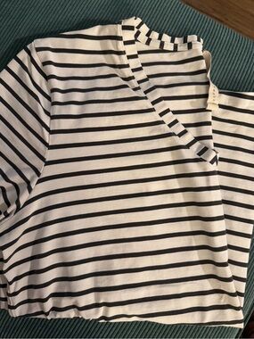 Striped lululemon tee, size 12